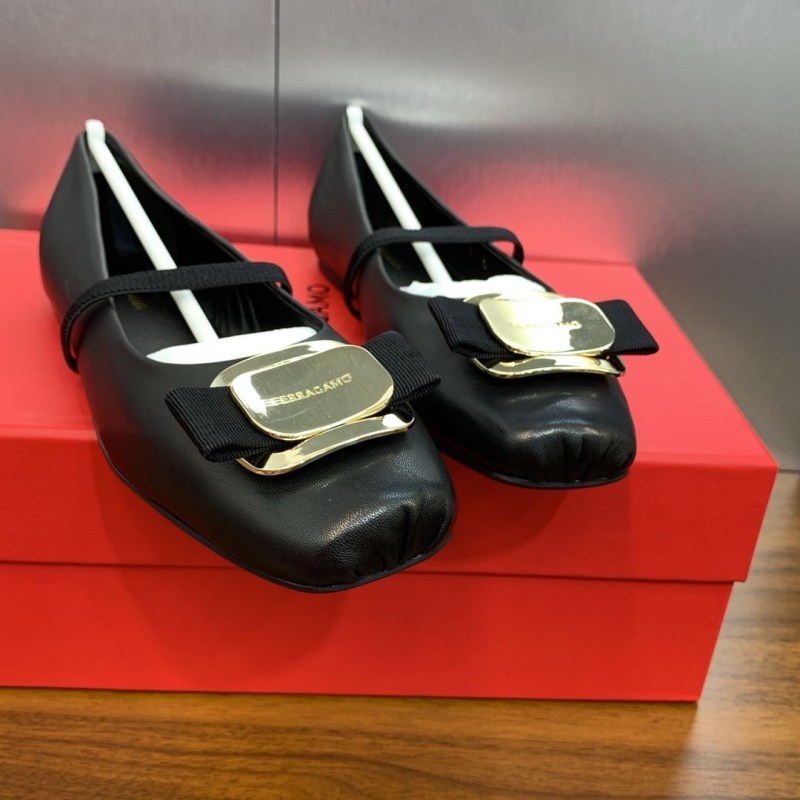 Ferragamo flat shoes